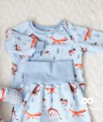 Estonian handmade baby clothes 0-3 months, pants and shirt. Blue animal print