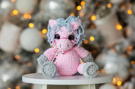 roosa hobune halli lakaga 2026 aasta sümbol