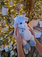 Valge poni sinise lakaga 2026 aasta sümbol - Image 3