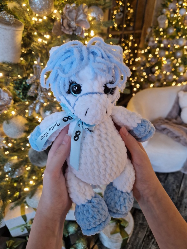 20251121_114807 valge hobune poni 2026 aasta katsikukingitus